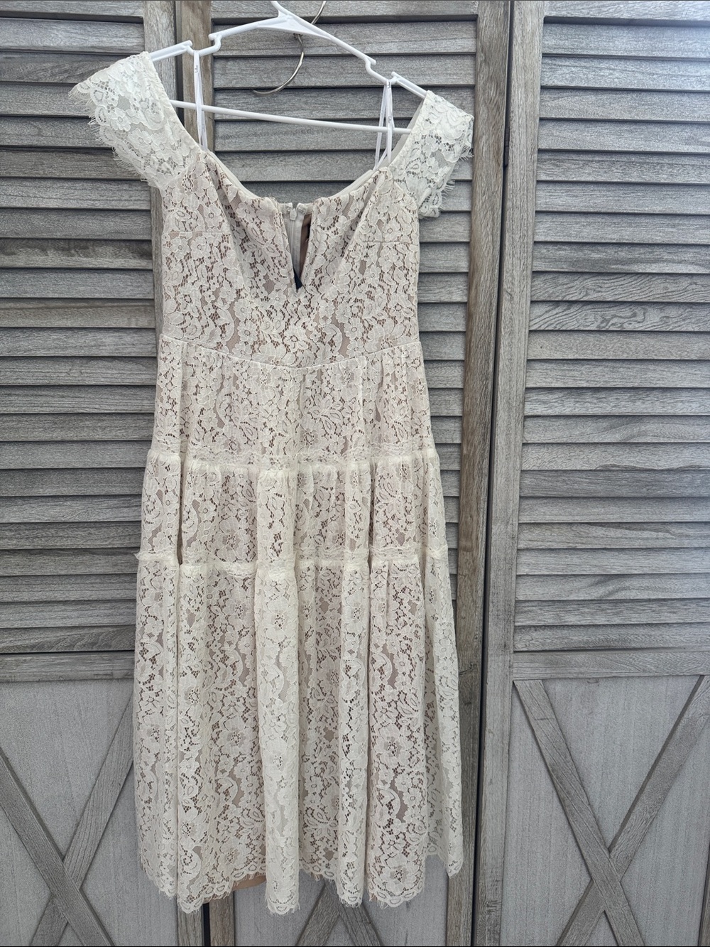 Lulus Lace Off The Shoulder Sleeve Midi Dress in White size medium